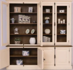 Casa Padrino Landhausstil Esszimmerschrank Creme / Braun 223 x 50 x H. 228 cm - Massivholz Küchenschrank - Esszimmer Möbel im Landhausstil - Landhausstil Esszimmer Einrichtung