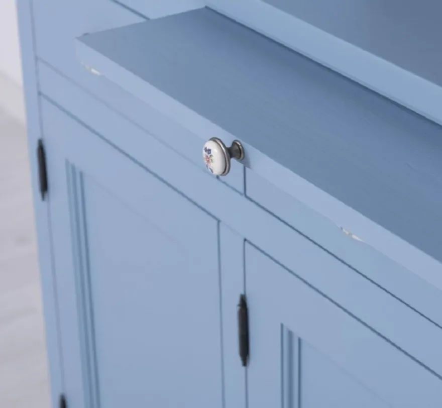 Casa Padrino Landhausstil Esszimmerschrank Hellblau / Grau 137 x 50 x H. 197 cm - Massivholz Küchenschrank - Esszimmer Möbel im Landhausstil - Landhausstil Esszimmer Einrichtung