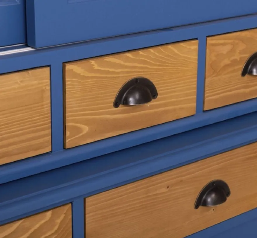 Casa Padrino Landhausstil Esszimmerschrank Blau / Naturfarben 142 x 48 x H. 225 cm - Massivholz Küchenschrank - Landhausstil Esszimmer Möbel
