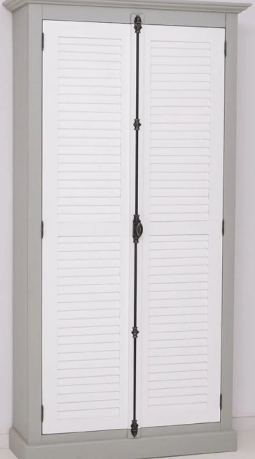 Casa Padrino Landhausstil Kleiderschrank Grau / Weiß 109 x 40 x H. 210 cm - Massivholz Schlafzimmerschrank mit 2 Türen - Landhausstil Schlafzimmer Möbel - Massivholz Möbel im Landhausstil