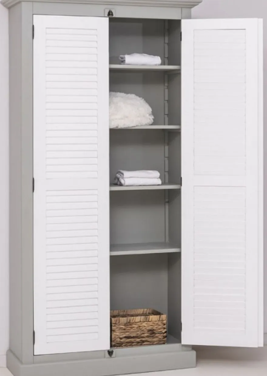 Casa Padrino Landhausstil Kleiderschrank Grau / Weiß 109 x 40 x H. 210 cm - Massivholz Schlafzimmerschrank mit 2 Türen - Landhausstil Schlafzimmer Möbel - Massivholz Möbel im Landhausstil