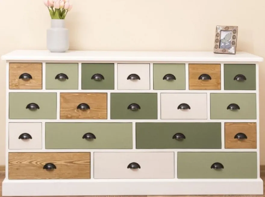 Casa Padrino Landhausstil Kommode Weiß / Grün / Naturfarben 180 x 48 x H. 95 cm - Massivholz Schrank mit 19 Schubladen - Landhausstil Möbel - Möbel im Landhausstil - Landhausstil Einrichtung