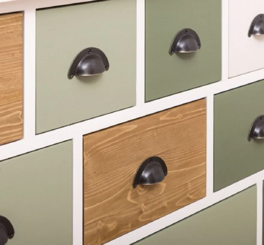 Casa Padrino Landhausstil Kommode Weiß / Grün / Naturfarben 180 x 48 x H. 95 cm - Massivholz Schrank mit 19 Schubladen - Landhausstil Möbel - Möbel im Landhausstil - Landhausstil Einrichtung