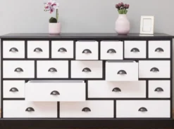 Casa Padrino Landhausstil Kommode Schwarz / Weiß 180 x 48 x H. 95 cm - Massivholz Schrank mit 19 Schubladen - Landhausstil Möbel - Möbel im Landhausstil - Landhausstil Einrichtung