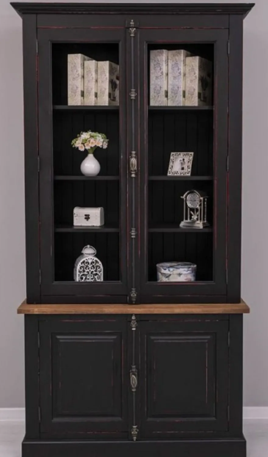 Casa Padrino Landhausstil Schrank Schwarz / Rot / Braun 120 x 50 x H. 228 cm - Massivholz Vitrine - Landhausstil Massivholz Möbel