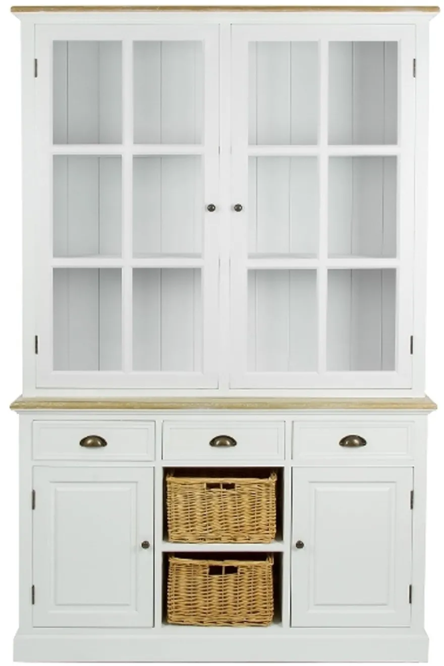 Casa Padrino Landhausstil Schrank Vitrine mit 2 Glastüren, 2 Rattankörben, antik weiß / naturfarben, 123 x 32 x H. 200 cm