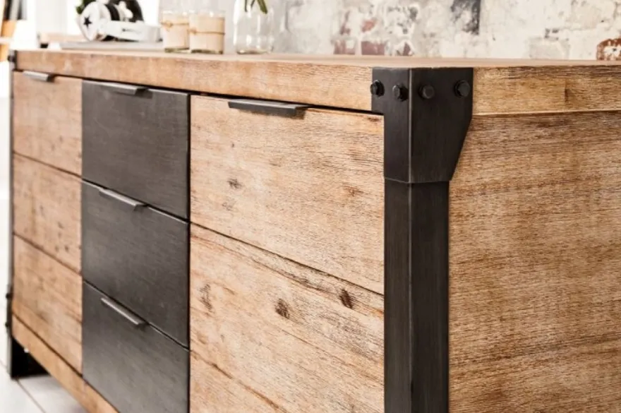 Casa Padrino Landhausstil Sideboard Naturfarben / Grau / Anthrazit 180 x 45 x H. 80 cm - Massivholz Schrank mit 2 Türen und 3 Schubladen - Wohnzimmer Möbel
