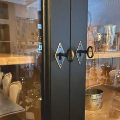 Casa Padrino Landhausstil Vitrine Schwarz / Naturfarben 195 x 70 x H. 223 cm