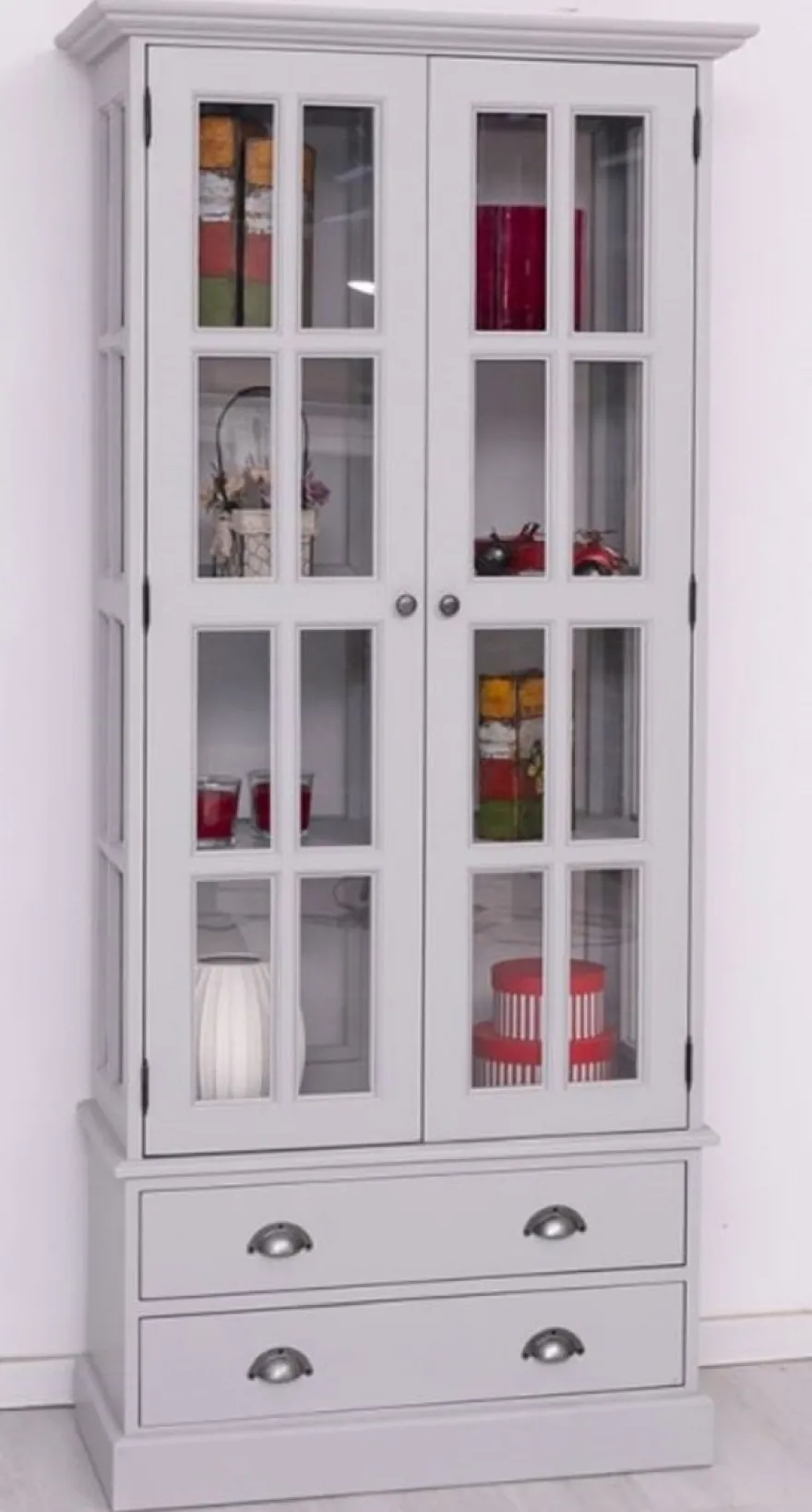 Casa Padrino Landhausstil Vitrine Hellgrau 91 x 47 x H. 200 cm - Massivholz Vitrinenschrank mit 2 Türen und 2 Schubladen - Landhausstil Möbel - Massivholz Möbel - Esszimmer Möbel