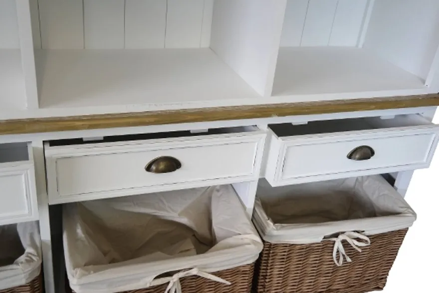 Casa Padrino Landhausstil Wandschrank aus Paulownia-Holz und MDF in Antik Weiß / Braun 160 x 40 x H. 206 cm