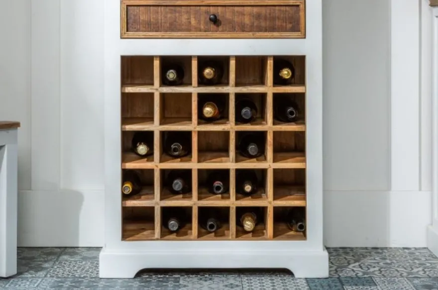 Casa Padrino Landhausstil Weinschrank Weiß / Naturfarben 72 x 40 x H. 196 cm - Handgefertigter Massivholz Barschrank - Barmöbel im Landhausstil