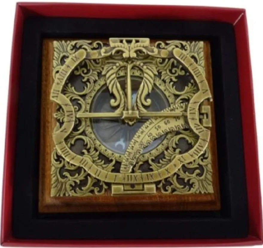 Casa Padrino Luxus Antik Stil Sonnenuhr Gold / Braun 10 x 10 x H. 10 cm - Messing Tischsonnenuhr mit Holzsockel - Luxus Deko Accessoires - Antik Stil Deko Accessoires
