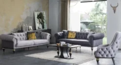 Casa Padrino Luxus Art Deco Chesterfield Sessel Hellgrau / Schwarz / Messingfarben 80 x 95 x H. 100 cm - Wohnzimmer Möbel