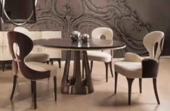 Casa Padrino Luxus Art Deco Esszimmer Set Creme / Braun / Gold - 1 Runder Luxus Art Deco Esstisch & 4 Luxus Art Deco Esszimmerstühle - Art Deco Esszimmer Möbel - Luxus Qualität - Made in Italy