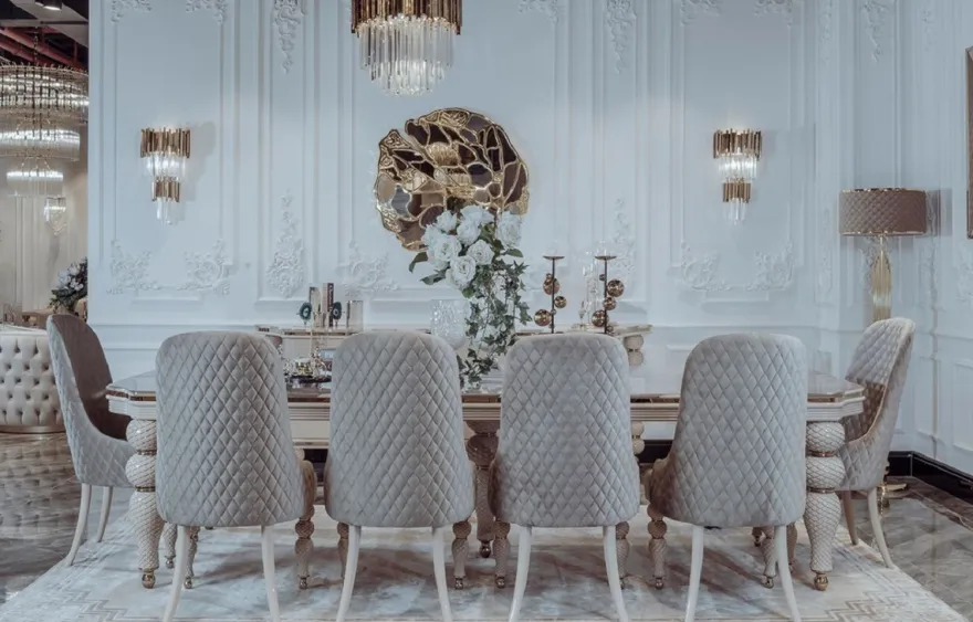 Casa Padrino Luxus Art Deco Esszimmer Set Grau / Weiß / Gold - 1 Art Deco Esstisch mit Kunstmarmor Tischplatte & 8 Art Deco Esszimmerstühle - Art Deco Esszimmer Möbel - Luxus Qualität