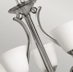 Casa Padrino Luxus Art Deco Kronleuchter Silber / Weiß Ø 61 x H. 62,5 cm - Runder Metall Kronleuchter mit Glas Lampenschirmen - Wohnzimmer Kronleuchter - Art Deco Leuchten - Luxus Leuchten