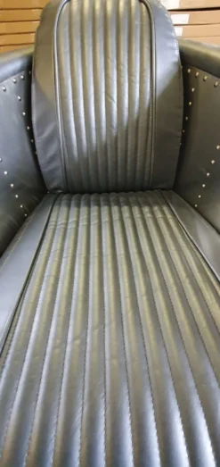 Casa Padrino Luxus Art Deco Leder Sessel Grau / Silber 69 x 70 x H. 82 cm - Aluminium Wohnzimmer Sessel mit hochwertigem Echtleder - Flugzeug Flieger Echtleder Möbel - Luxus Möbel