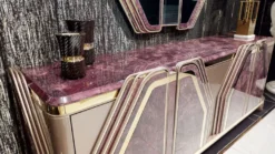 Casa Padrino Luxus Art Deco Möbel Set Lila / Grau / Gold - 1 Sideboard mit 4 Türen & 1 Wandspiegel - Art Deco Wohnzimmer & Hotel Möbel - Luxus Kollektion
