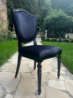 Casa Padrino Luxus Art Deco Samt Esszimmer Stuhl Schwarz - Art Deco Massivholz Stuhl - Art Deco Esszimmer Möbel - Art Deco Möbel - Art Deco Einrichtung - Luxus Möbel im Art Deco Stil