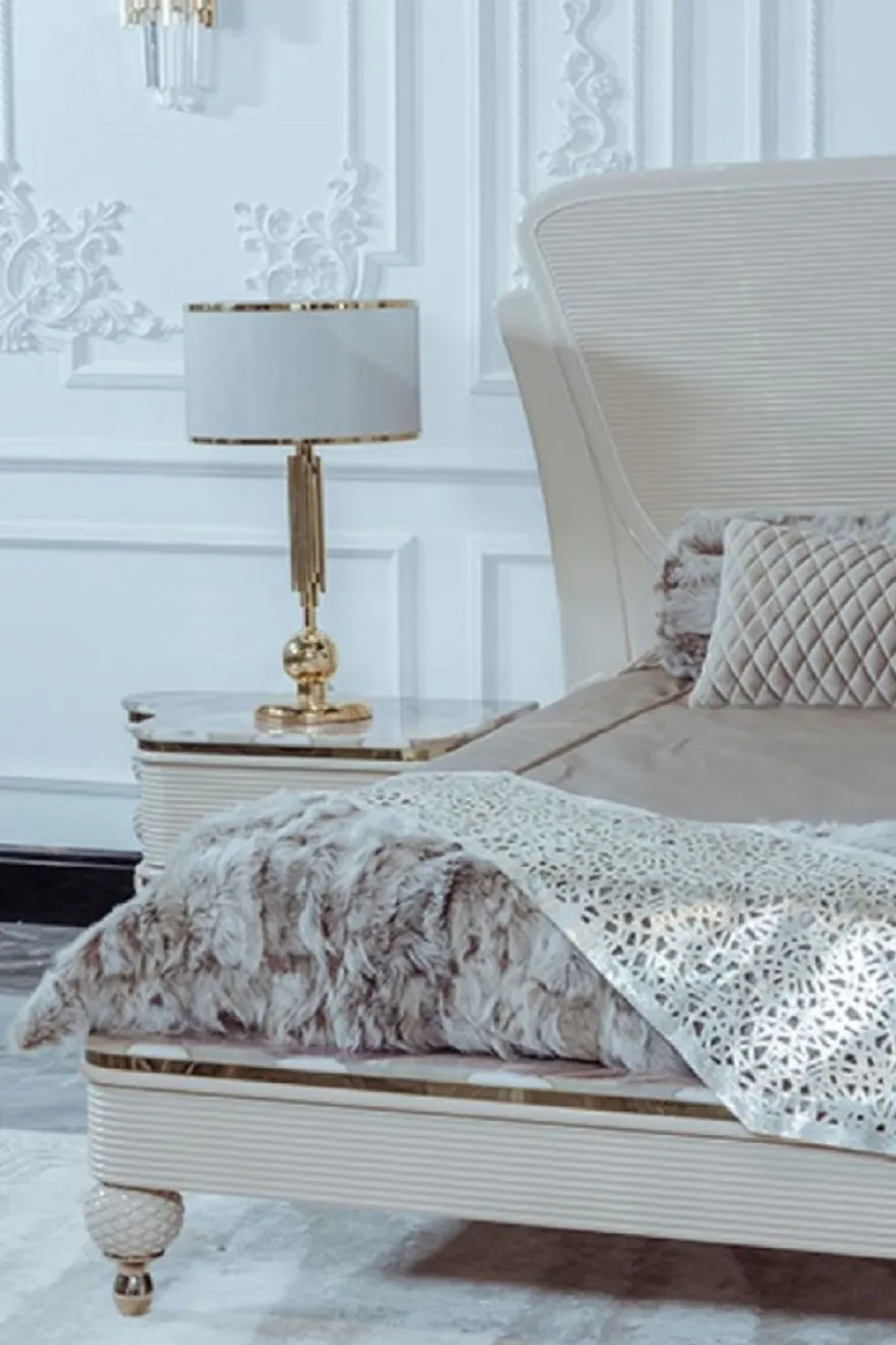 Casa Padrino Luxus Art Deco Schlafzimmer Set Beige / Grau / Gold - 1 Doppelbett mit Kopfteil & 2 Nachttische - Art Deco Schlafzimmer & Hotel Möbel - Luxus Kollektion