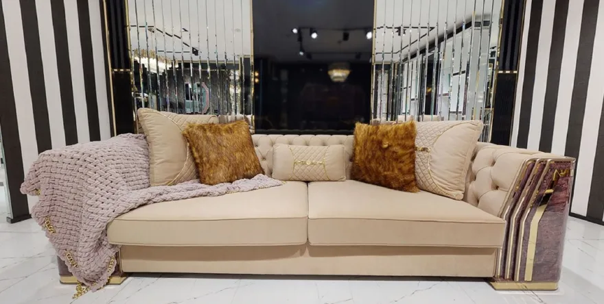 Casa Padrino Luxus Art Deco Wohnzimmer Set Beige / Lila / Grau / Gold - 2 Sofas & 2 Sessel & 1 Couchtisch - Luxus Art Deco Wohnzimmer & Hotel Möbel