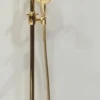 Casa Padrino Luxus Badezimmer Duschgarnitur mit Swarovski Kristallglas Gold H. 111-138,5 cm - Brauseset mit Überkopfbrause und Handbrause - Badezimmer Accessoires - Luxus Qualität - Made in Italy