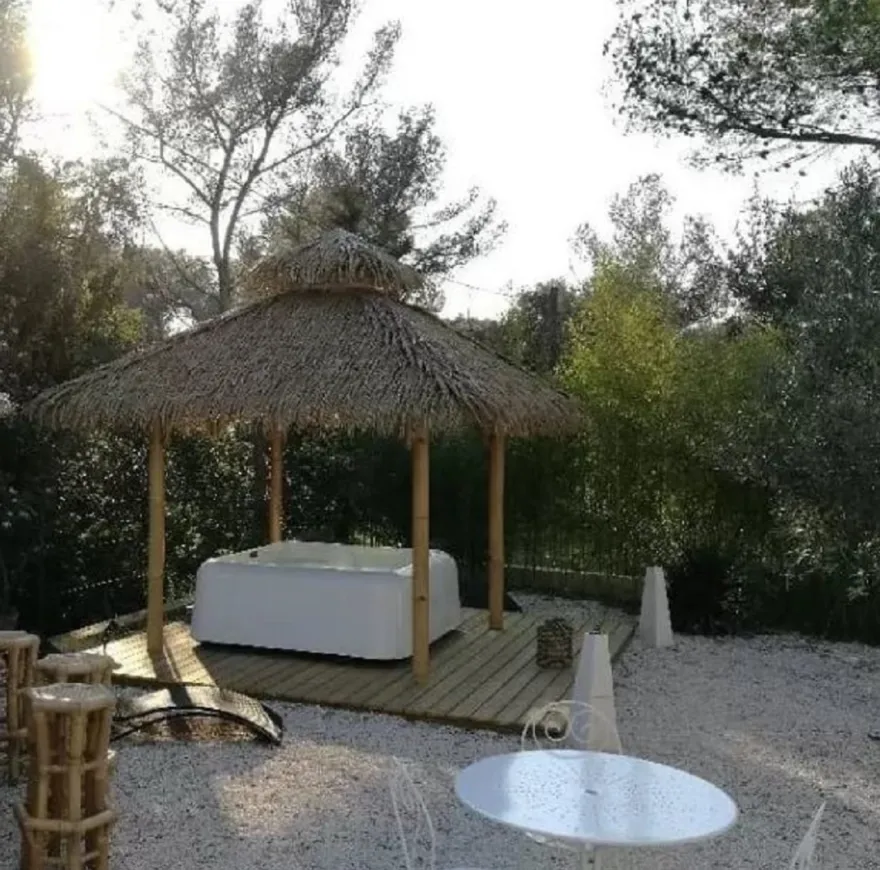 Casa Padrino Luxus Bambus Garten Pavillon Naturfarben 400 x 400 x H. 380 cm - Wetterbeständiger Pavillon - Garten Möbel - Bambus Möbel - Luxus Möbel