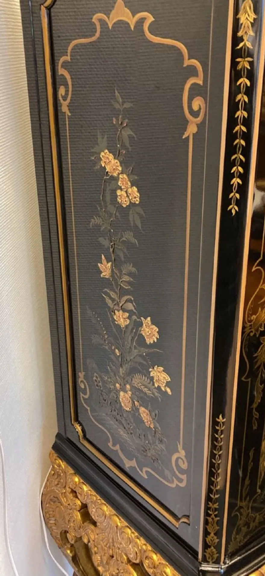 Casa Padrino Luxus Barock Barschrank Schwarz / Mehrfarbig / Gold - Prunkvoller Massivholz Schrank mit LED Beleuchtung - Barock Wohnzimmer Möbel - Barock Bar Möbel - Barock Hotel Möbel