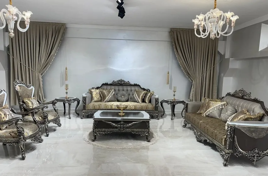 Casa Padrino Luxus Barock Beistelltisch Schwarz / Weiß / Silber - Handgefertigter Massivholz Tisch im Barockstil - Luxus Wohnzimmer Möbel im Barockstil - Barock Möbel - Edel & Prunkvoll