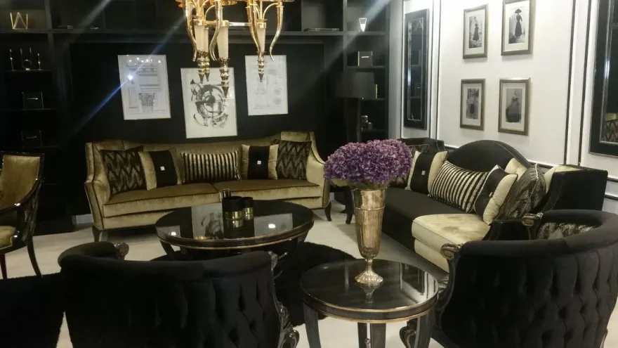 Casa Padrino Luxus Barock Beistelltisch Schwarz / Gold - Handgefertigter Massivholz Tisch - Barock Wohnzimmer Möbel