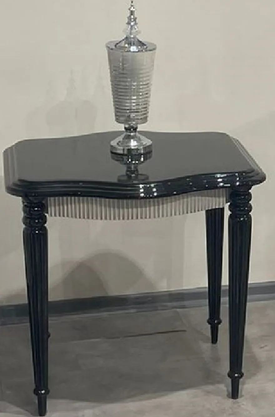 Casa Padrino Luxus Barock Beistelltisch Schwarz / Grau - Handgefertigter Massivholz Tisch im Barockstil - Luxus Wohnzimmer Möbel im Barockstil - Barock Möbel - Edel & Prunkvoll