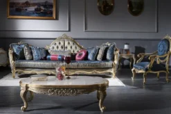 Casa Padrino Luxus Barock Beistelltisch Weiß / Antik Gold 61 x 61 x H. 54 cm - Prunkvoller Massivholz Tisch im Barockstil - Barock Wohnzimmer Möbel