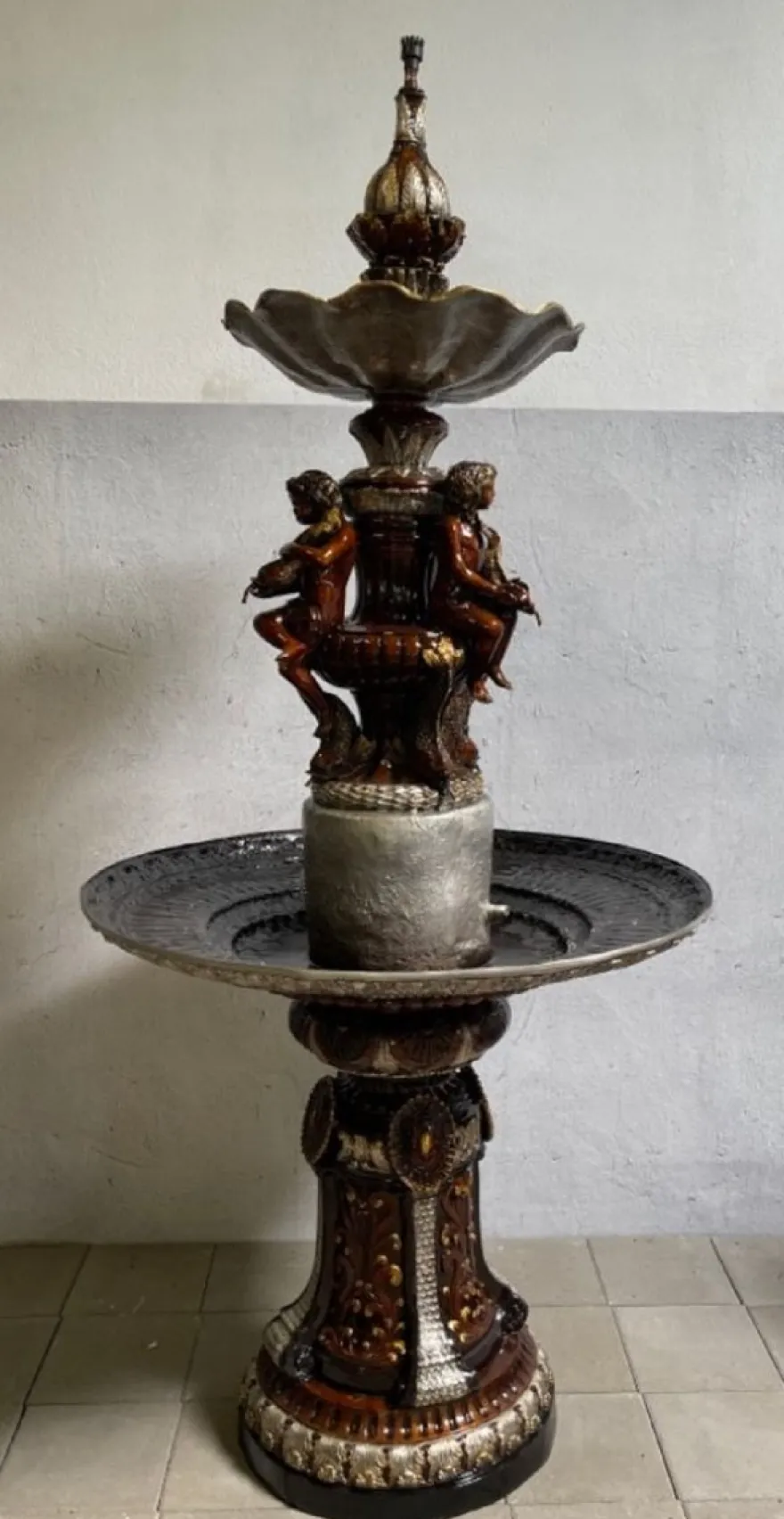 Casa Padrino Luxus Barock Bronze Springbrunnen Bronze / Gold Ø 110 x H. 244 cm - Prunkvoller Barock Bronze Gartenbrunnen - Barockstil Gartendeko Bronze Brunnen - Barock Garten Deko Accessoires