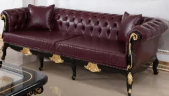 Casa Padrino Luxus Barock Chesterfield Sofa Bordeauxrot / Schwarz / Gold - Prunkvolles Wohnzimmer Sofa mit edlem Kunstleder - Barock Chesterfield Wohnzimmer Möbel