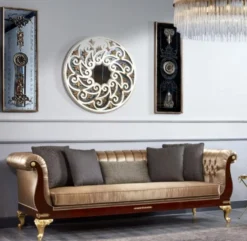 Casa Padrino Luxus Barock Chesterfield Sofa Gold / Dunkelbraun - Prunkvolles Wohnzimmer Sofa - Barockstil Wohnzimmer Möbel - Luxus Möbel im Barockstil - Barock Einrichtung - Edel & Prunkvoll