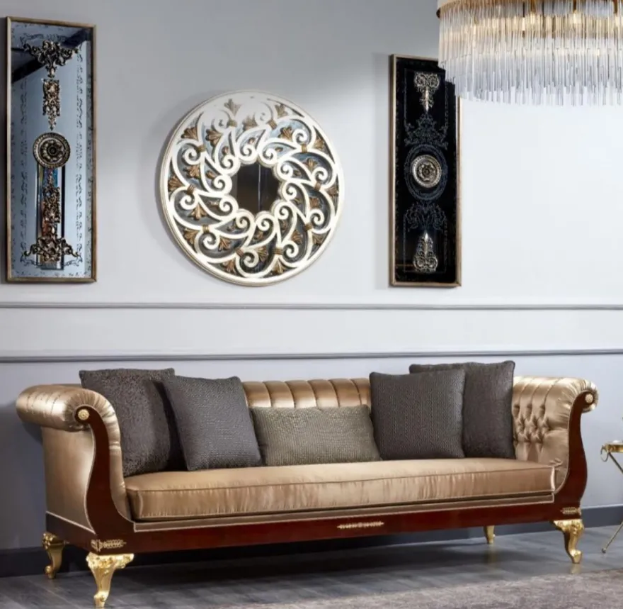 Casa Padrino Luxus Barock Chesterfield Sofa Gold / Dunkelbraun - Prunkvolles Wohnzimmer Sofa - Barockstil Wohnzimmer Möbel - Luxus Möbel im Barockstil - Barock Einrichtung - Edel & Prunkvoll