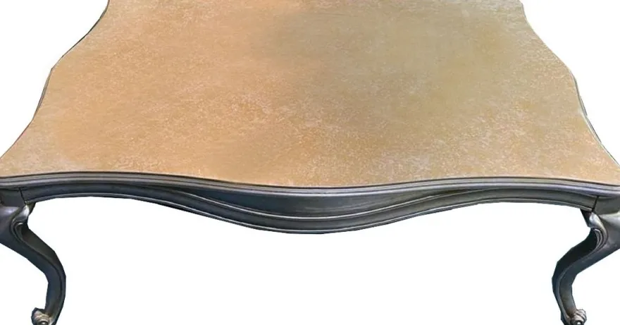 Casa Padrino Luxus Barock Couchtisch Gold / Silber - Quadratischer Massivholz Wohnzimmertisch im Barockstil - Luxus Wohnzimmer Möbel im Barockstil - Barock Möbel - Edel & Prunkvoll