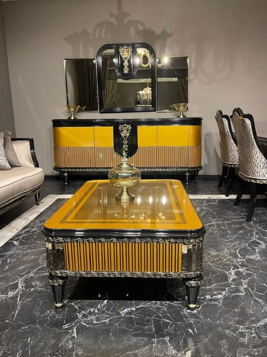 Casa Padrino Luxus Barock Couchtisch Gold / Schwarz / Gold - Prunkvoller Wohnzimmertisch im Barockstil - Barockstil Wohnzimmer Möbel - Barock Einrichtung - Barock Möbel - Luxus Möbel im Barockstil