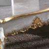 Casa Padrino Luxus Barock Couchtisch Silber / Gold - Quadratischer Massivholz Wohnzimmertisch im Barockstil - Barock Möbel - Barock Interior - Edel & Prunkvoll - Luxus Qualität - Made in Italy