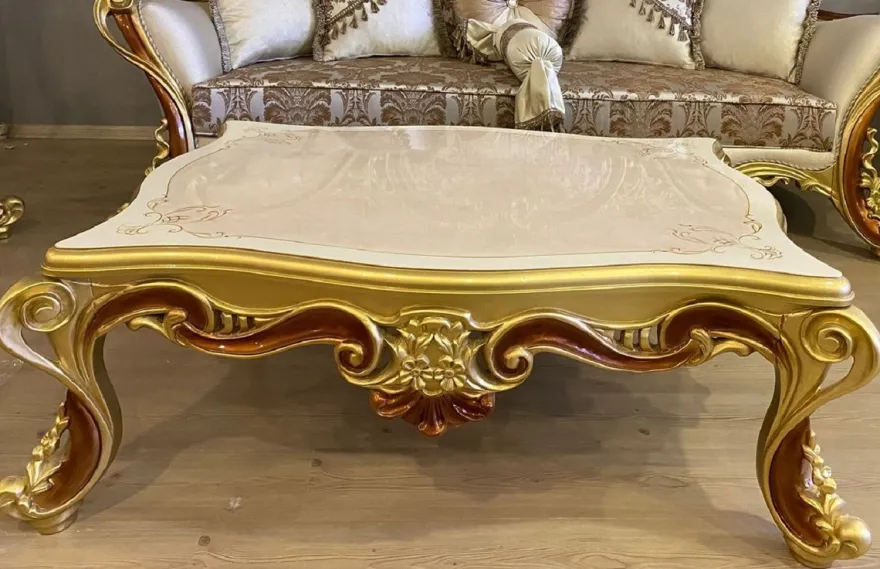 Casa Padrino Luxus Barock Couchtisch Weiß / Beige / Gold / Braun - Prunkvoller Wohnzimmertisch im Barockstil - Luxus Wohnzimmer Möbel im Barockstil - Barock Möbel - Barock Wohnzimmer Einrichtung
