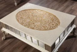 Casa Padrino Luxus Barock Couchtisch Creme / Weiß / Grau / Gold - Verspiegelter Barockstil Wohnzimmertisch - Luxus Möbel im Barockstil - Barockstil Wohnzimmer Möbel - Barock Möbel