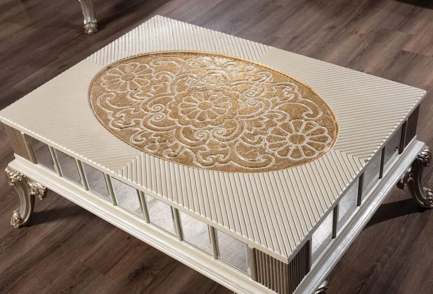 Casa Padrino Luxus Barock Couchtisch Creme / Weiß / Grau / Gold - Verspiegelter Barockstil Wohnzimmertisch - Luxus Möbel im Barockstil - Barockstil Wohnzimmer Möbel - Barock Möbel