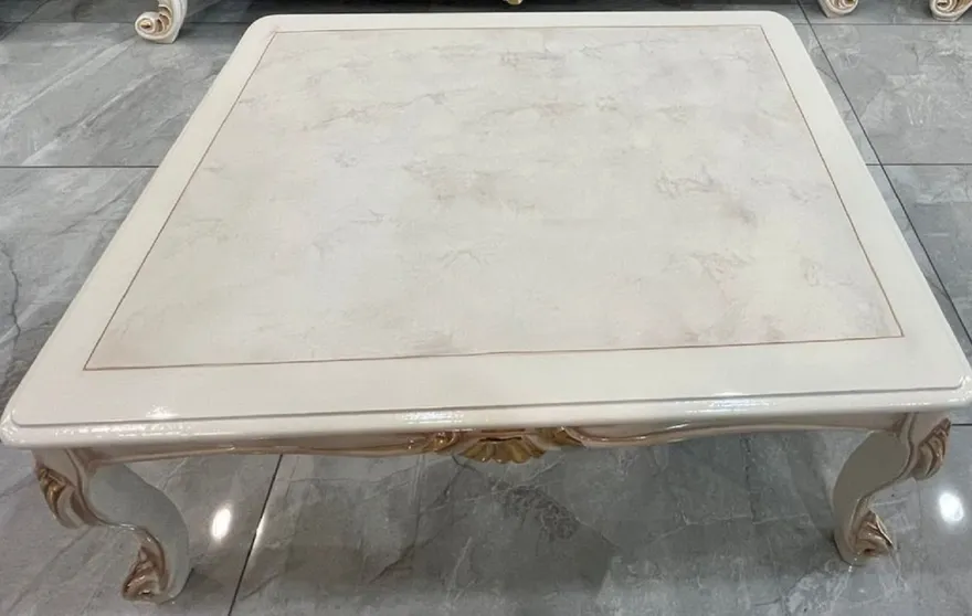 Casa Padrino Luxus Barock Couchtisch Weiß / Gold - Handgefertigter Barockstil Wohnzimmertisch - Barockstil Wohnzimmer Möbel - Barock Einrichtung - Barock Möbel - Luxus Möbel im Barockstil
