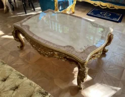 Casa Padrino Luxus Barock Couchtisch Weiß / Grau / Gold / Braun - Prunkvoller Massivholz Wohnzimmertisch im Barockstil - Prunkvolle Barock Möbel