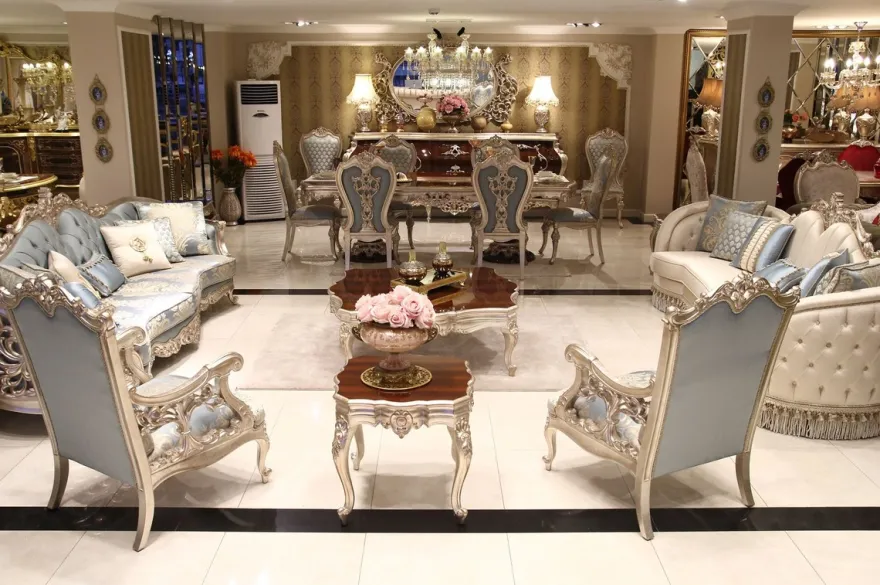 Casa Padrino Luxus Barock Couchtisch Dunkelbraun / Silber 130 x 130 x H. 47 cm - Prunkvoller Massivholz Wohnzimmertisch - Barock Wohnzimmer Möbel
