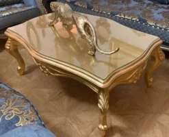 Casa Padrino Luxus Barock Couchtisch mit Glasplatte Gold - Rechteckiger Massivholz Wohnzimmertisch im Barockstil - Barock Möbel - Luxus Möbel im Barockstil - Barock Einrichtung - Edel & Prunkvoll
