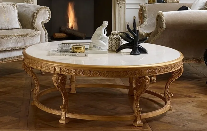Casa Padrino Luxus Barock Couchtisch mit Marmorplatte Naturfarben / Weiß - Runder Wohnzimmertisch im Barockstil - Barock Möbel - Barock Interior - Edel & Prunkvoll - Luxus Qualität - Made in Italy