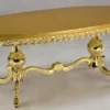Casa Padrino Luxus Barock Couchtisch Gold 121 x 51 x H. 47 cm - Ovaler Messing Wohnzimmertisch mit Massivholz Tischplatte - Wohnzimmer Möbel im Barockstil - Edle Barock Möbel