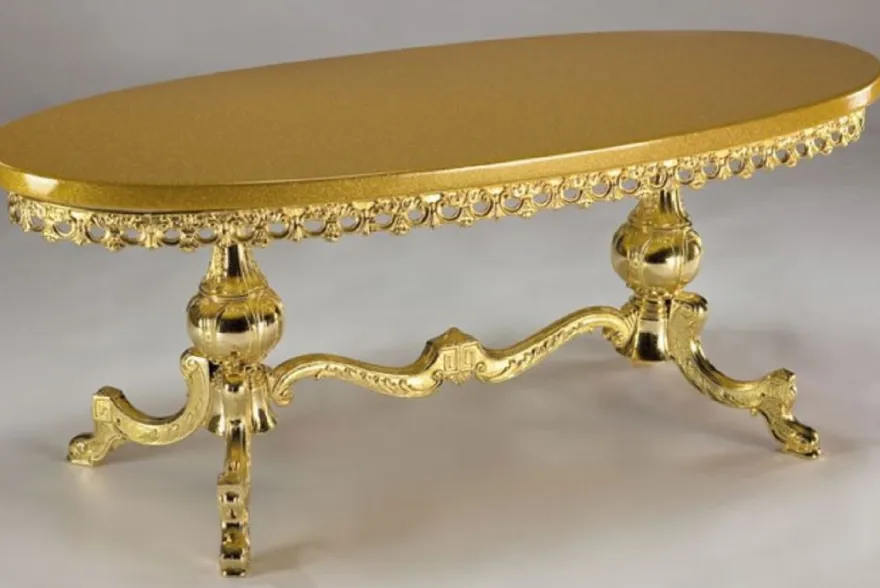 Casa Padrino Luxus Barock Couchtisch Gold 121 x 51 x H. 47 cm - Ovaler Messing Wohnzimmertisch mit Massivholz Tischplatte - Wohnzimmer Möbel im Barockstil - Edle Barock Möbel
