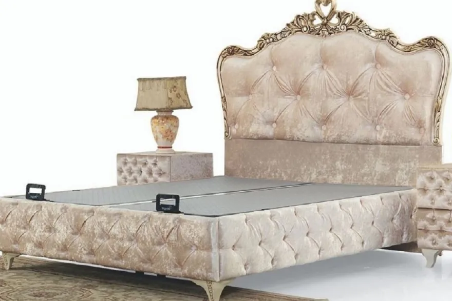 Casa Padrino Luxus Barock Doppelbett Beige / Cremefarben / Braun - Verschiedene Größen - Handgefertigtes Massivholz Bett im Barockstil - Barock Schlafzimmer & Hotel Möbel - Edel & Prunkvoll